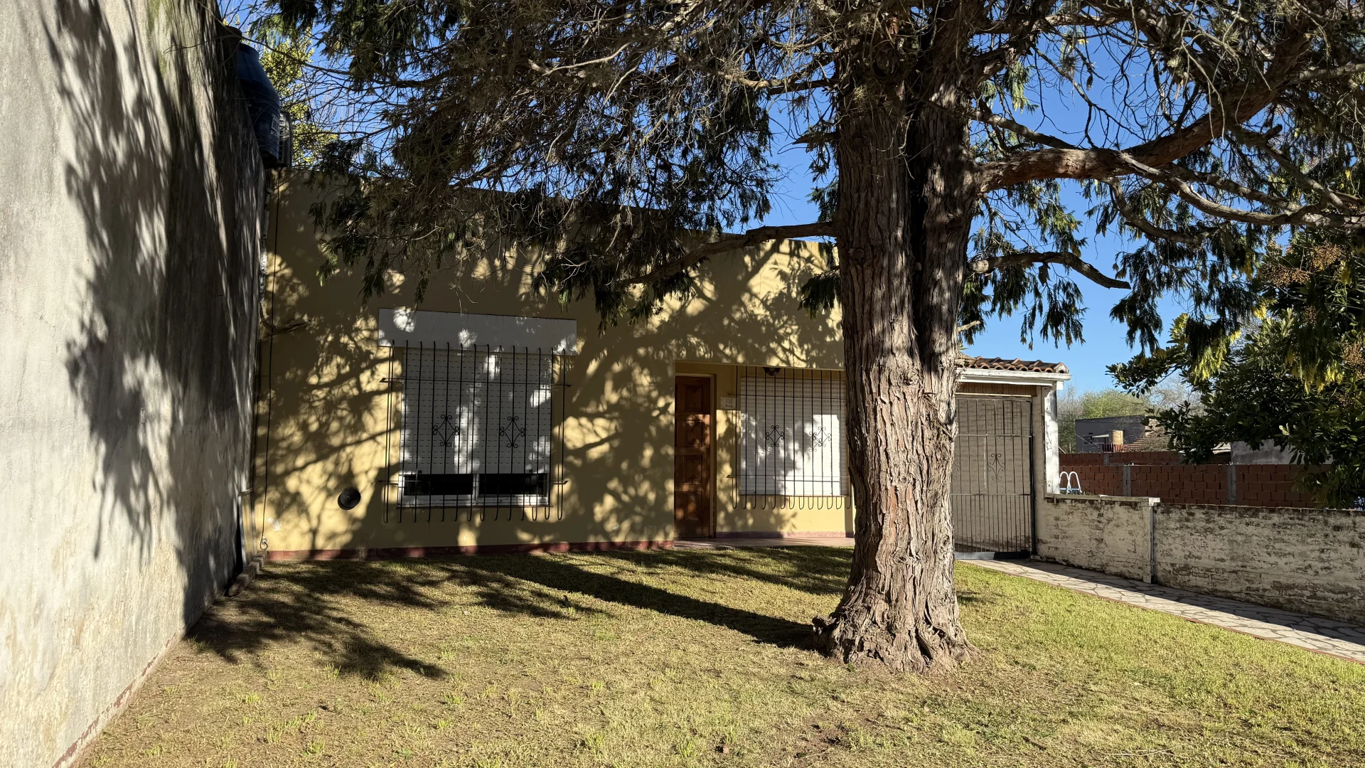 Casa en Alquiler - Excelente ubicacion, foto 2
