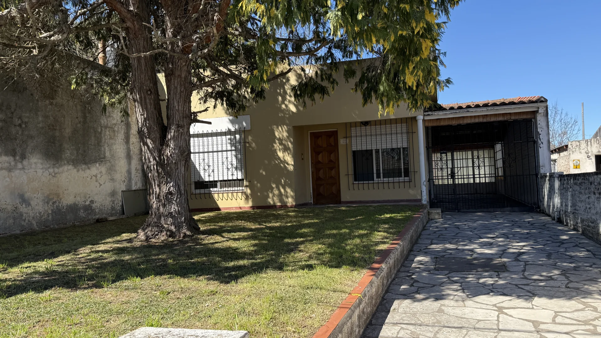 Casa en Alquiler - Excelente ubicacion