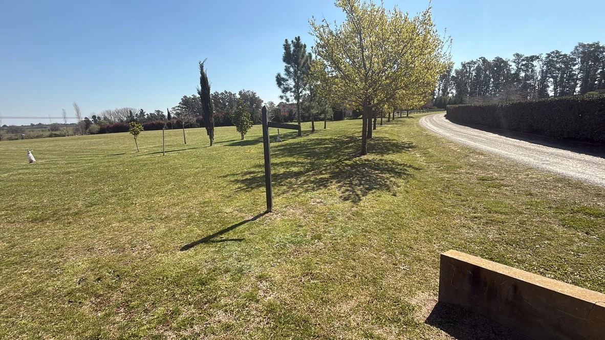 LOTE EN "CHACRAS DE LA CRUZ", foto 3