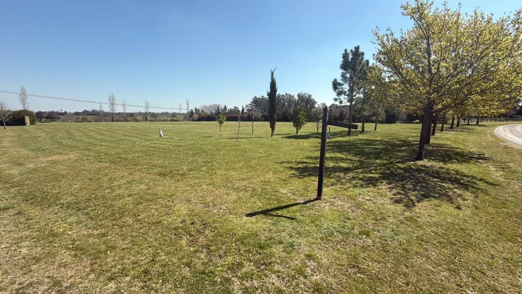 LOTE EN "CHACRAS DE LA CRUZ", foto 1
